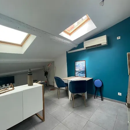 Climatise Centre-ville De Dans Comble 4 Couchages * Narbonne