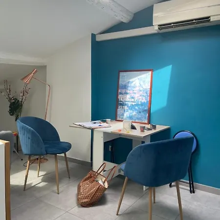 Climatise Centre-ville De Dans Comble 4 Couchages * Narbonne